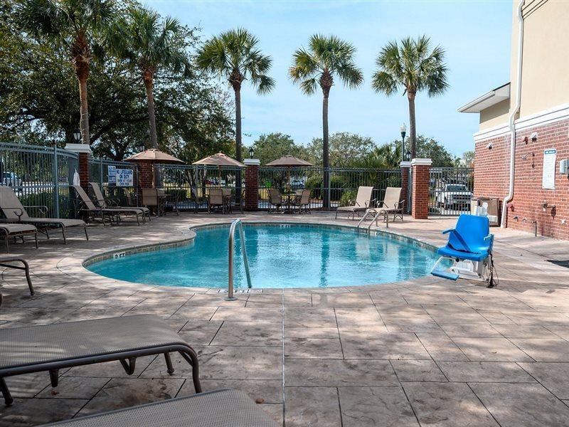 Comfort Inn & Suites Patriots Point Mount Pleasant Exterior foto