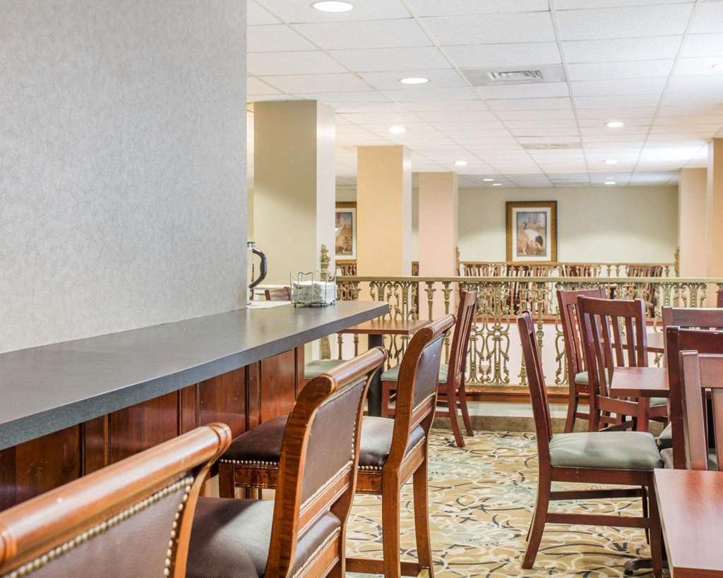 Comfort Inn & Suites Patriots Point Mount Pleasant Restaurant foto