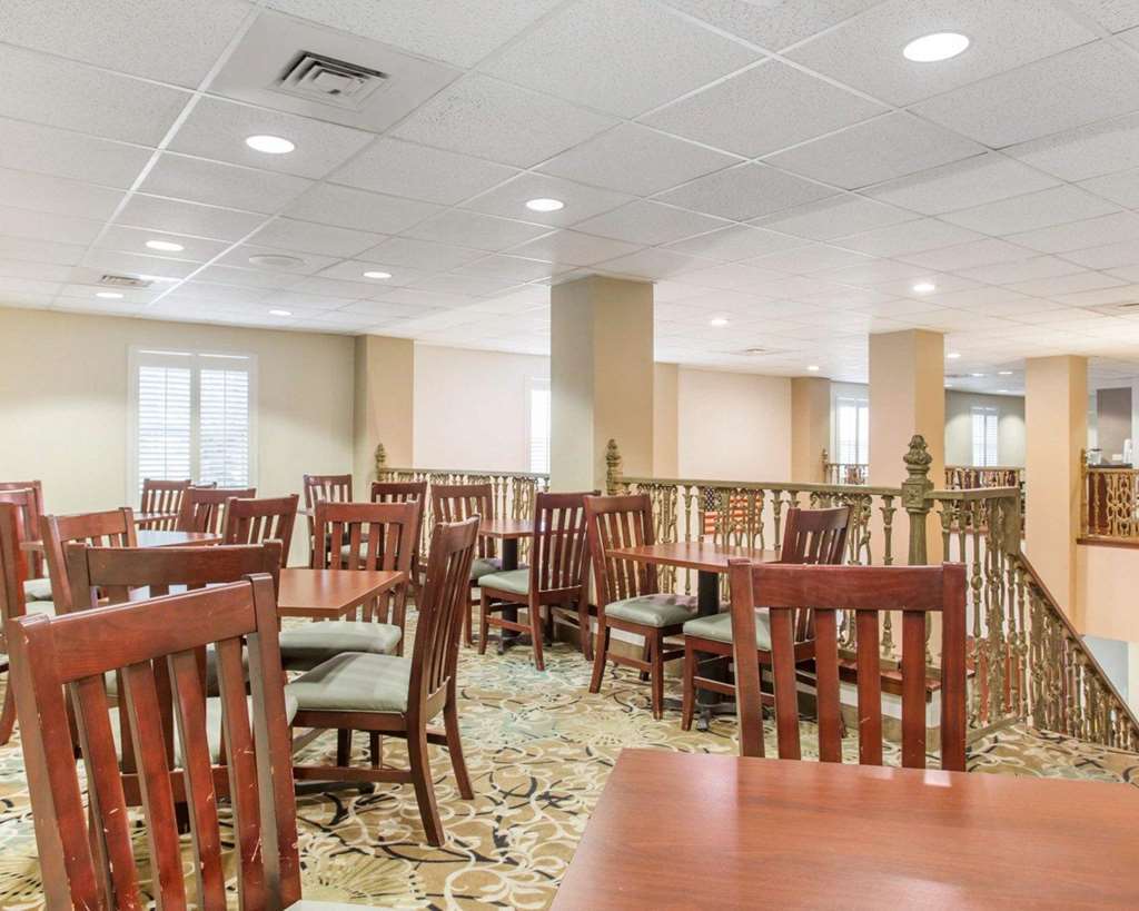 Comfort Inn & Suites Patriots Point Mount Pleasant Restaurant foto
